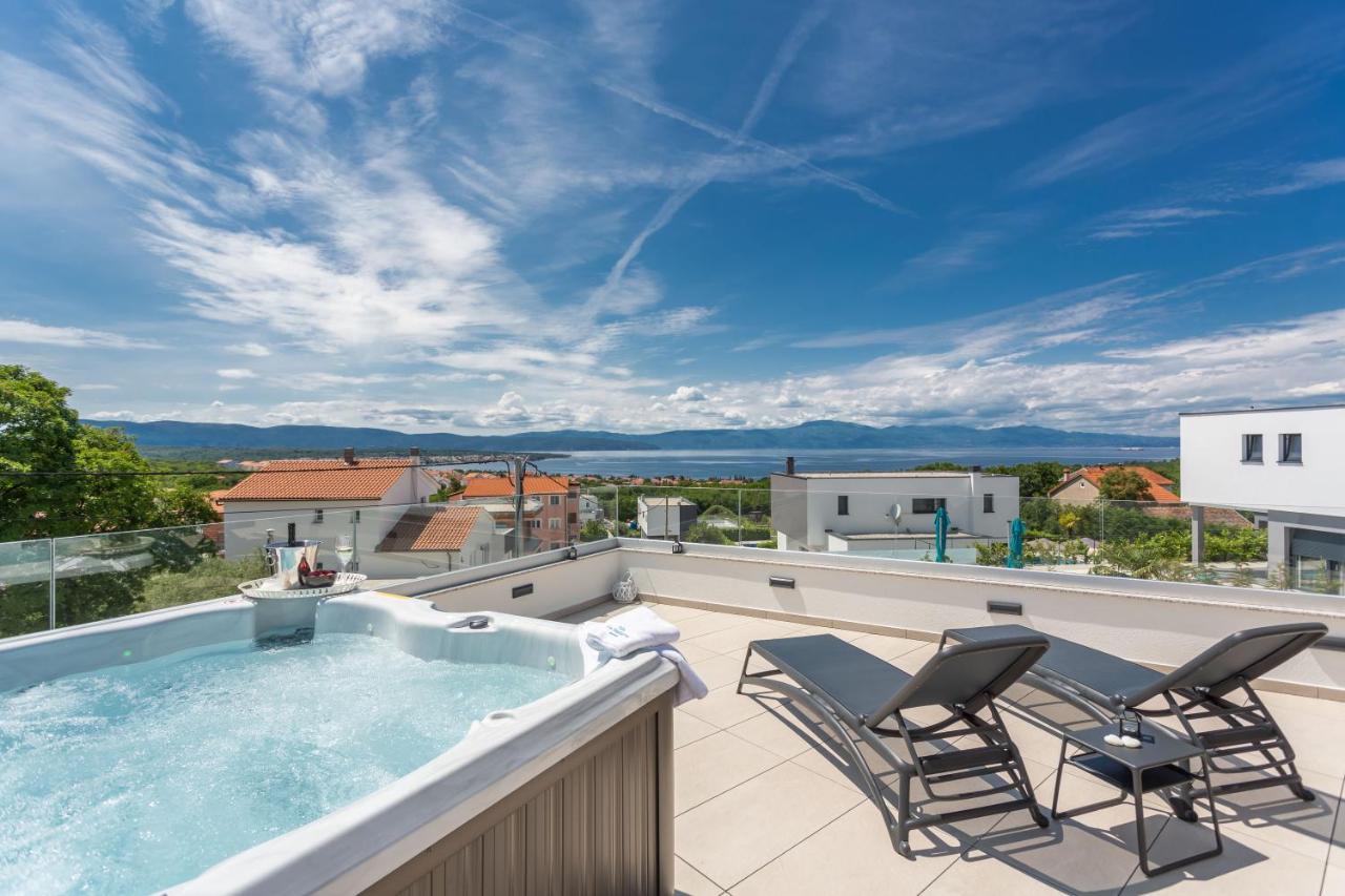 Deluxe Villa With Swimming Pool, Whirlpool On The Roof Terrace With A Beautiful Sea View - By Traveler Tourist Agency Krk Id 2169 II Sveti Vid-Miholjice Exteriér fotografie