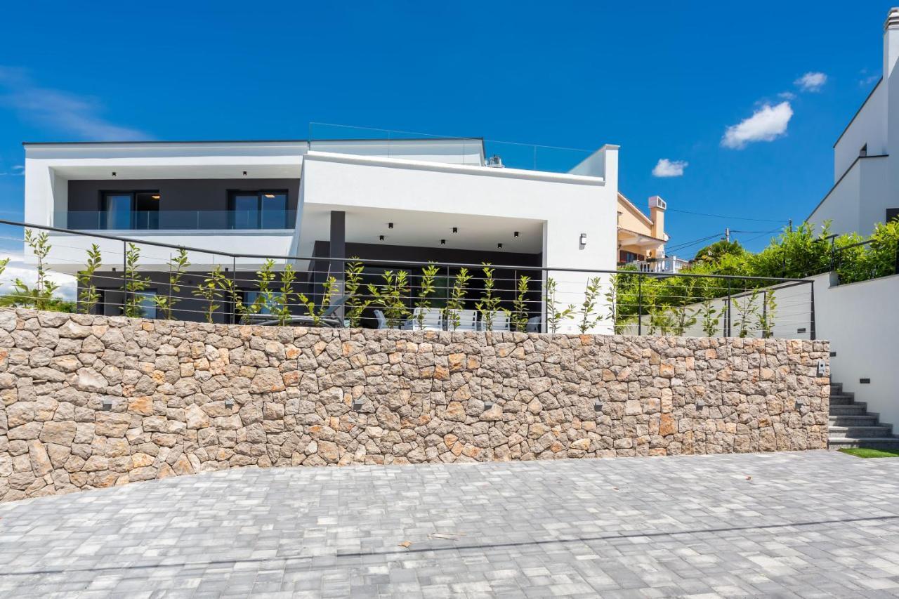 Deluxe Villa With Swimming Pool, Whirlpool On The Roof Terrace With A Beautiful Sea View - By Traveler Tourist Agency Krk Id 2169 II Sveti Vid-Miholjice Exteriér fotografie