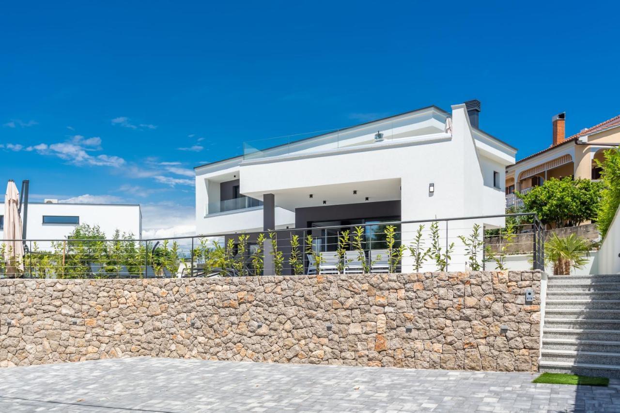 Deluxe Villa With Swimming Pool, Whirlpool On The Roof Terrace With A Beautiful Sea View - By Traveler Tourist Agency Krk Id 2169 II Sveti Vid-Miholjice Exteriér fotografie